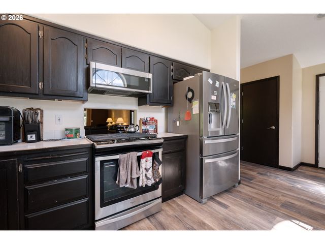 512 Pegasus Ct, Molalla, OR 97038
