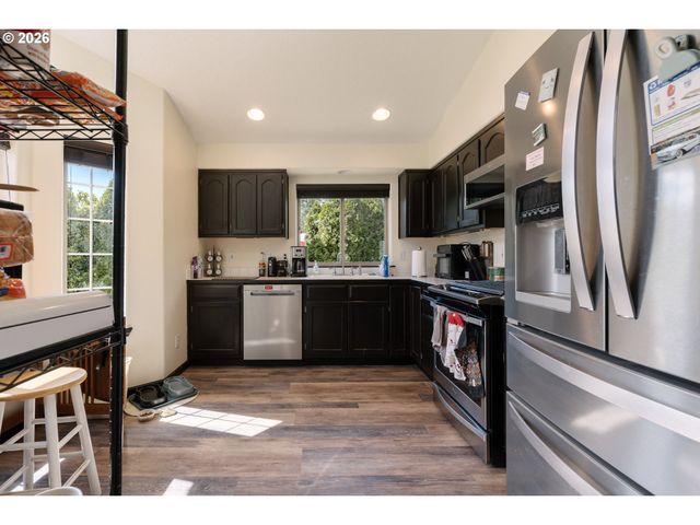 512 Pegasus Ct, Molalla, OR 97038