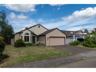 512 Pegasus Ct, Molalla, OR 97038