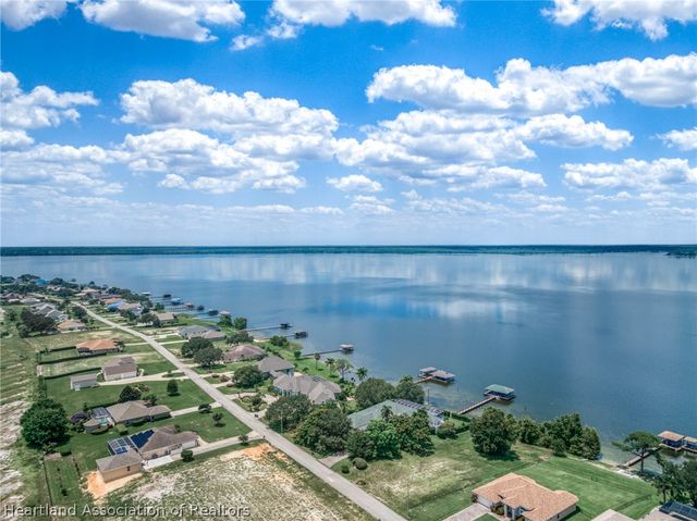 491 Sunset Pointe Boulevard, Lake Placid, FL 33852