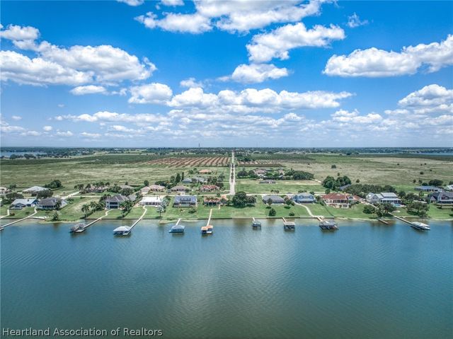 491 Sunset Pointe Boulevard, Lake Placid, FL 33852