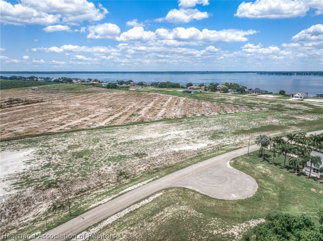 491 Sunset Pointe Boulevard, Lake Placid, FL 33852