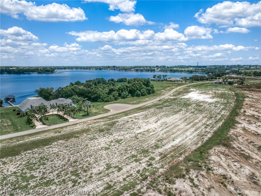 491 Sunset Pointe Boulevard, Lake Placid, FL 33852