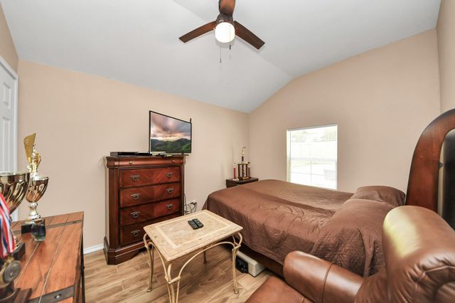 14961 Lamar Road, Willis, TX 77378