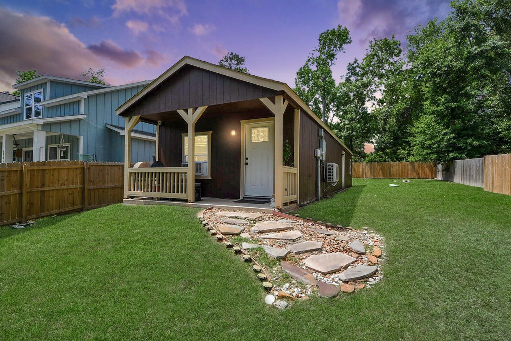 14961 Lamar Road, Willis, TX 77378