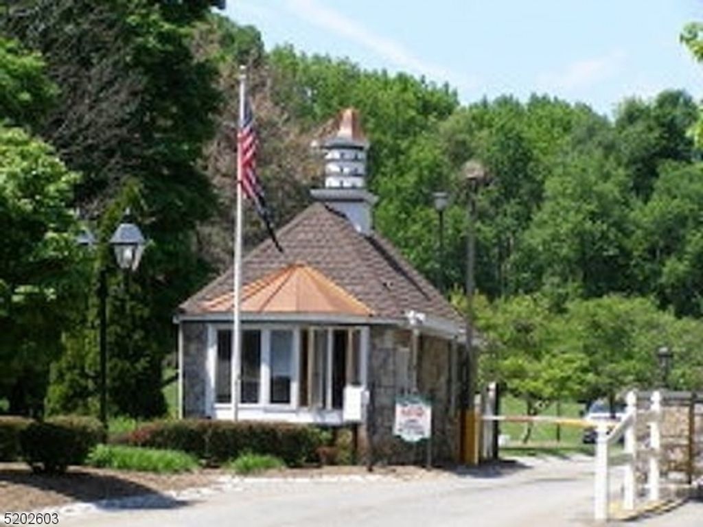 97 Indigo Rd, Allamuchy Twp., NJ 07840