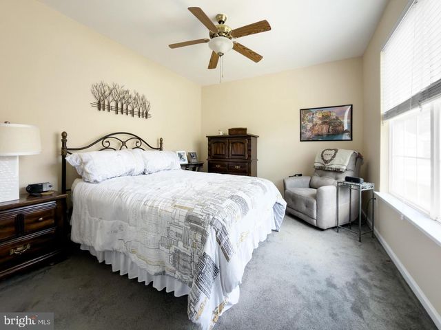 17 MANCHESTER ST, Galloway, NJ 08205