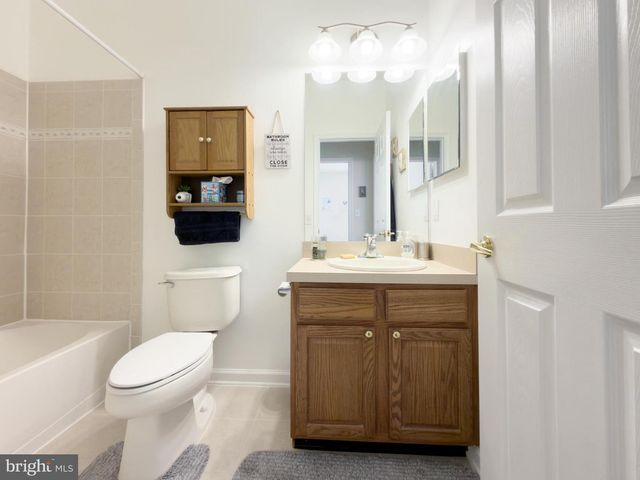 17 MANCHESTER ST, Galloway, NJ 08205