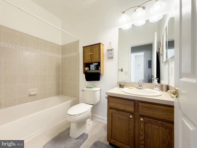 17 MANCHESTER ST, Galloway, NJ 08205