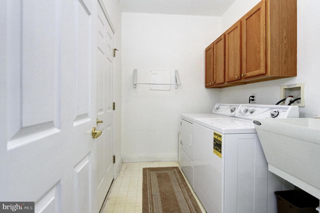 17 MANCHESTER ST, Galloway, NJ 08205