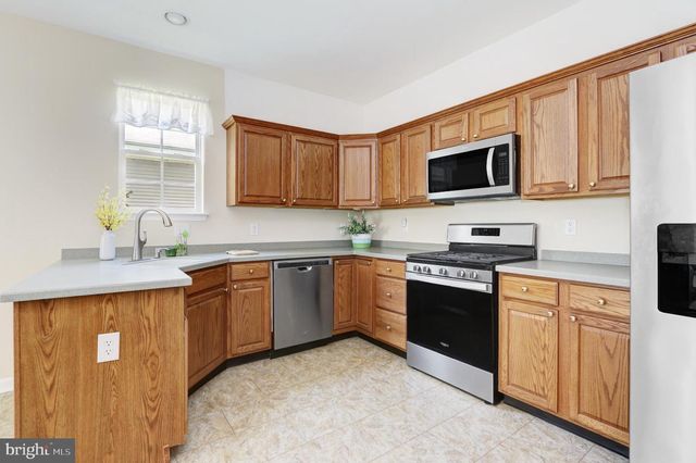 17 MANCHESTER ST, Galloway, NJ 08205