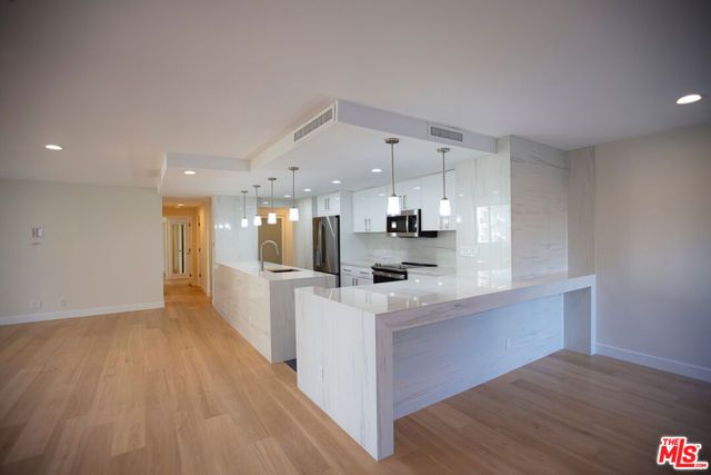 2170 Century Park East 406, Los Angeles, CA 90067
