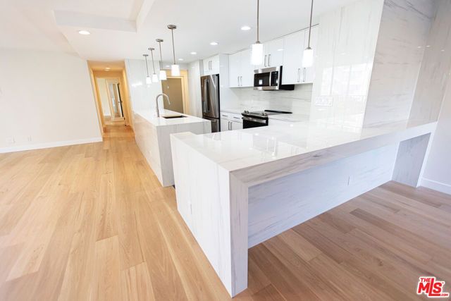 2170 Century Park East 406, Los Angeles, CA 90067