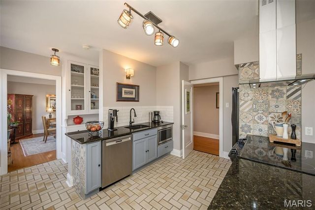 410 N Newstead Avenue 4E, St Louis, MO 63108