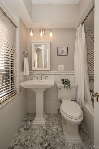 410 N Newstead Avenue 4E, St Louis, MO 63108