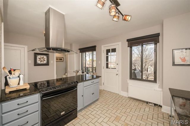 410 N Newstead Avenue 4E, St Louis, MO 63108