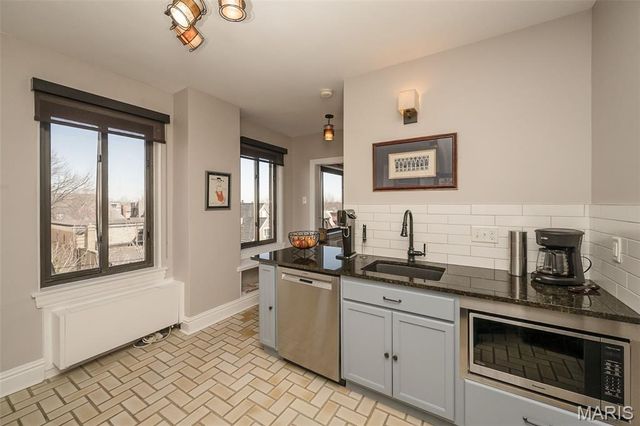 410 N Newstead Avenue 4E, St Louis, MO 63108