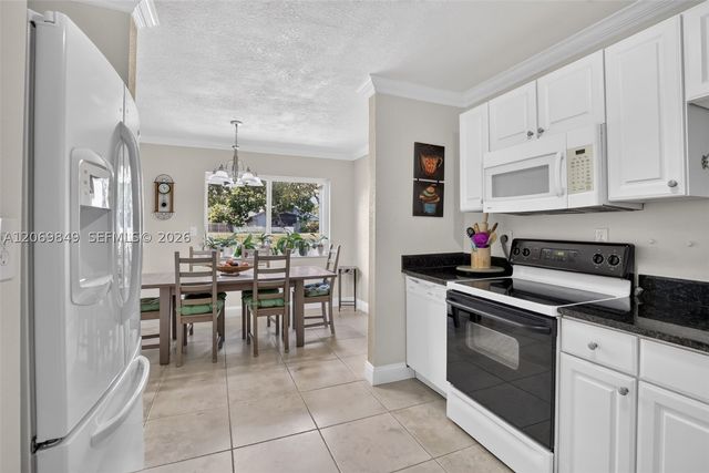 10725 NW 30th Pl 4, Sunrise, FL 33322