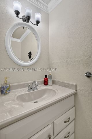 10725 NW 30th Pl 4, Sunrise, FL 33322
