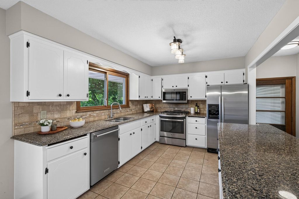 13769 Fairlawn Avenue, Apple Valley, MN 55124 — photo 4