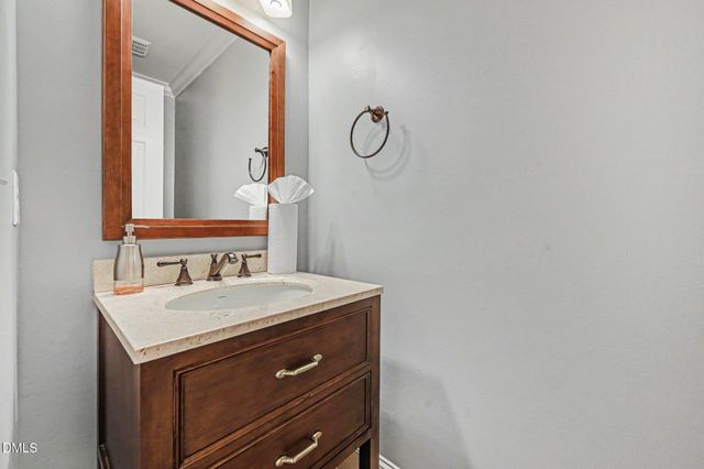 101 Collinson Drive, Chapel Hill, NC 27514