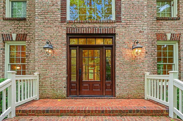 101 Collinson Drive, Chapel Hill, NC 27514