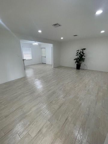 10029 Hazelhurst Drive, Houston, TX 77080