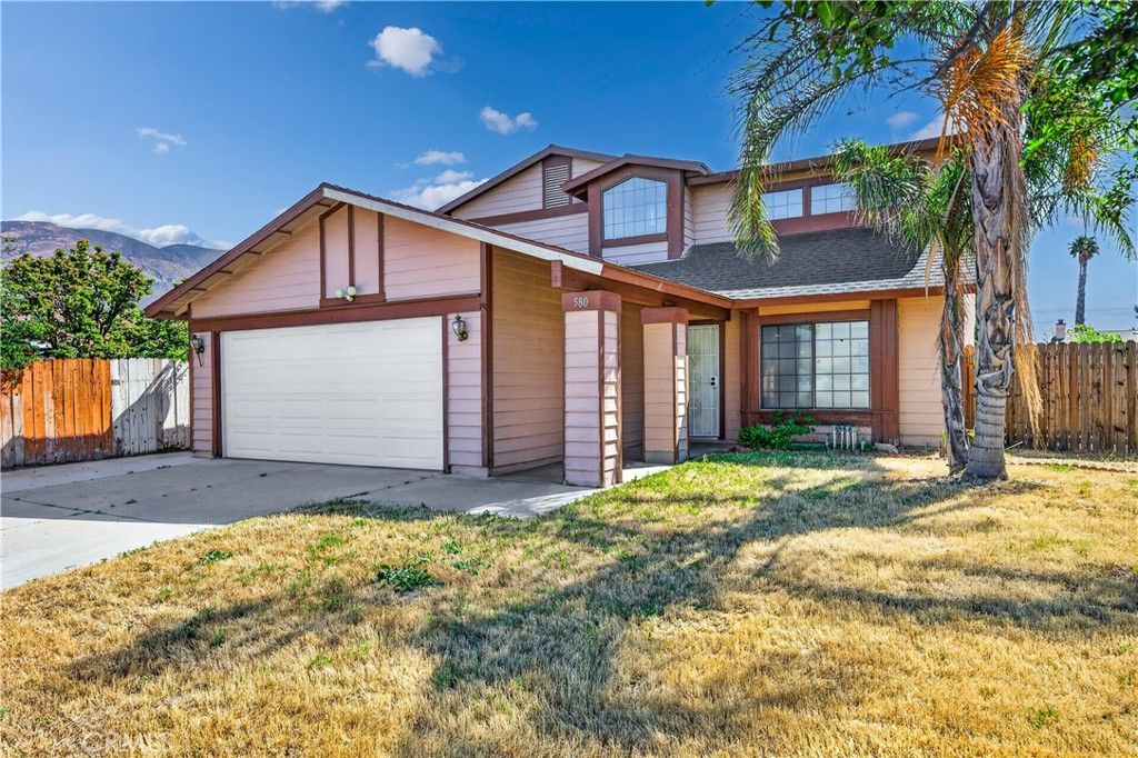 Image 1 of property listing at 580 Wimbledon, San Jacinto, CA 92583