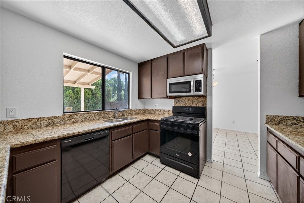 Image 11 of property listing at 580 Wimbledon, San Jacinto, CA 92583