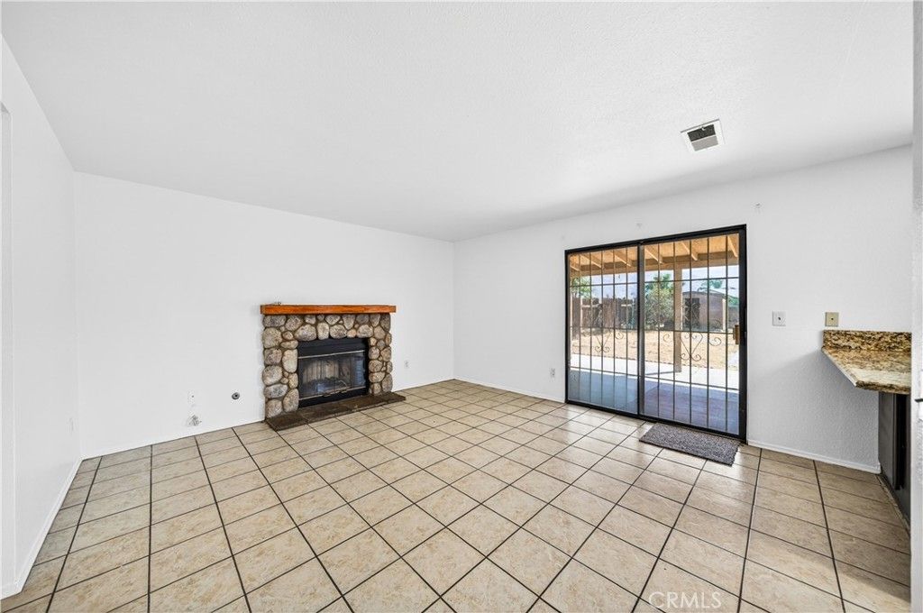 Image 14 of property listing at 580 Wimbledon, San Jacinto, CA 92583