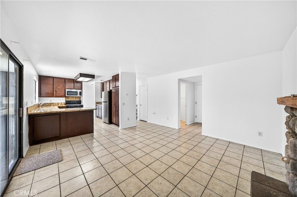 Image 16 of property listing at 580 Wimbledon, San Jacinto, CA 92583