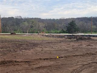 7031 Oak Ridge Drive, Shawnee, KS 66217