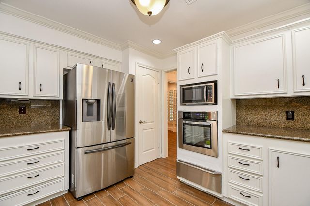 7506 Creekwood Drive, Houston, TX 77063