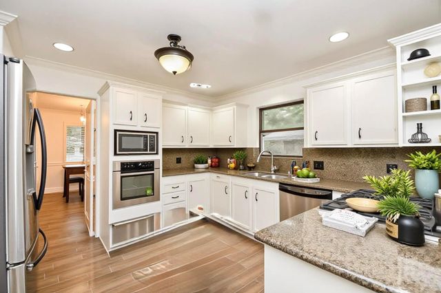 7506 Creekwood Drive, Houston, TX 77063