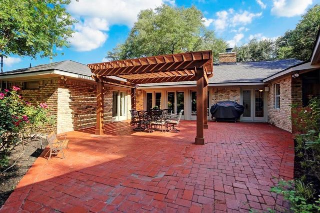 7506 Creekwood Drive, Houston, TX 77063