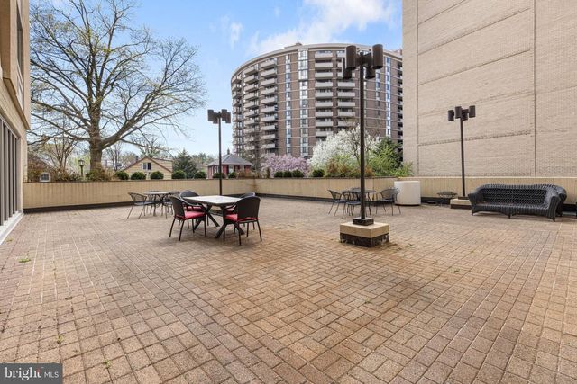 4601 N Park Ave Apt 702, Chevy Chase, MD 20815