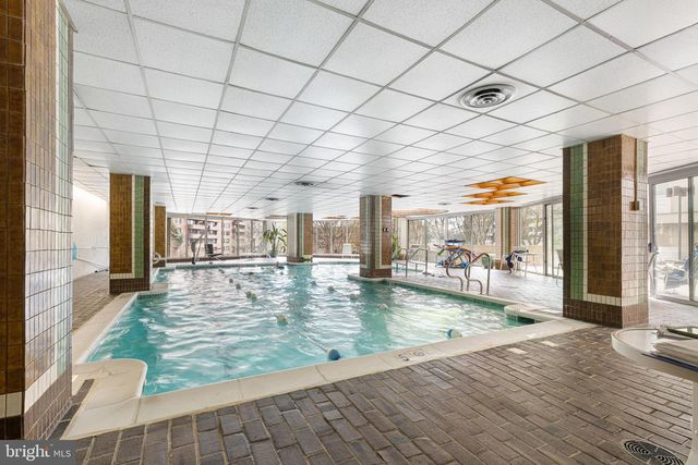 4601 N Park Ave Apt 702, Chevy Chase, MD 20815