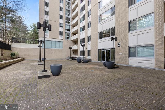 4601 N Park Ave Apt 702, Chevy Chase, MD 20815