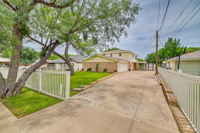 2528 Sleepy Hollow Road, San Angelo, TX 76904