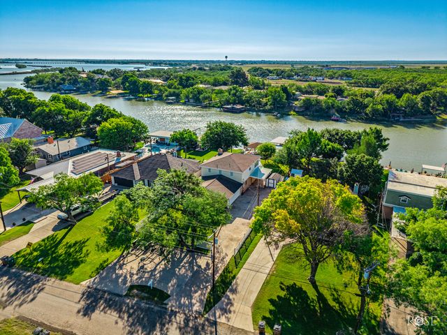 2528 Sleepy Hollow Road, San Angelo, TX 76904
