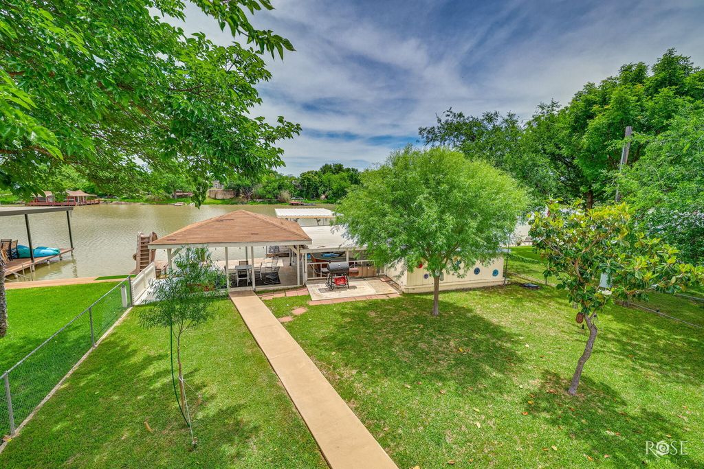 2528 Sleepy Hollow Road, San Angelo, TX 76904