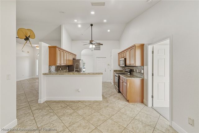 375 Parker Street NE, Lake Placid, FL 33852