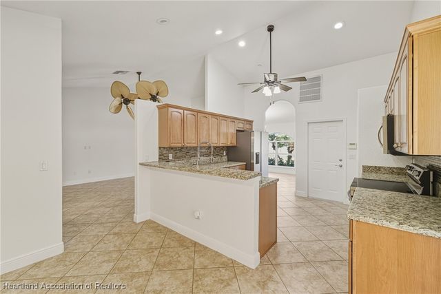 375 Parker Street NE, Lake Placid, FL 33852