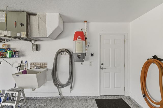 375 Parker Street NE, Lake Placid, FL 33852