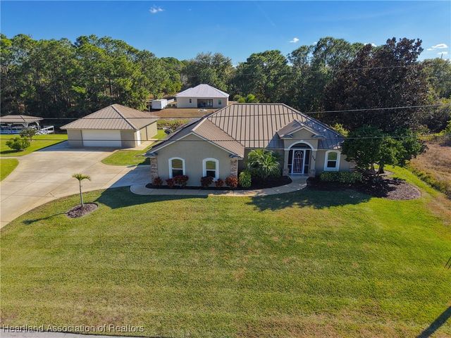 375 Parker Street NE, Lake Placid, FL 33852