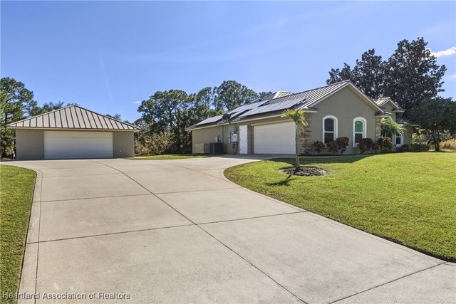 375 Parker Street NE, Lake Placid, FL 33852