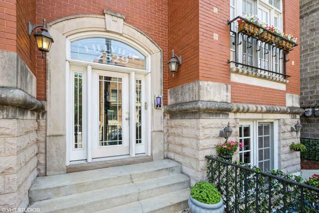 2529 N Halsted Street 1S, Chicago, IL 60614