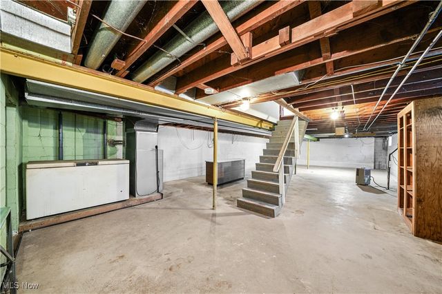 982 W Garfield Road, Aurora, OH 44202