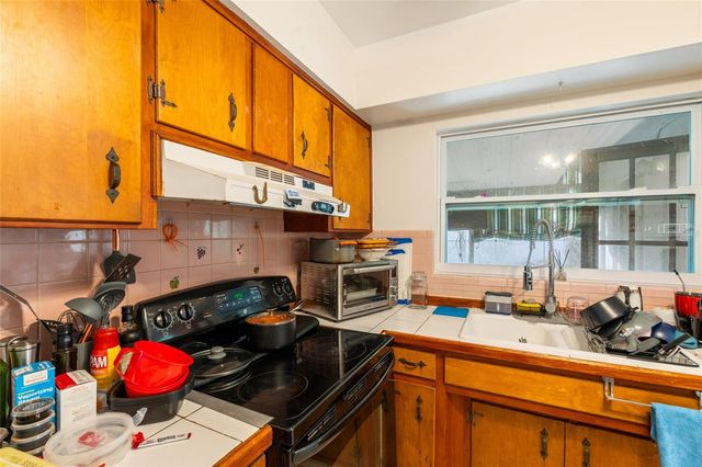 10570 127TH AVENUE, Largo, FL 33773