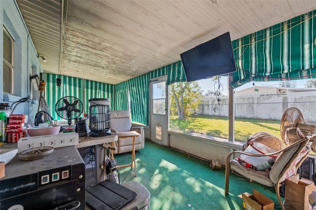 10570 127TH AVENUE, Largo, FL 33773